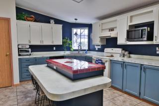 Idyllic Rock Island Home with Columbia River Views - 5