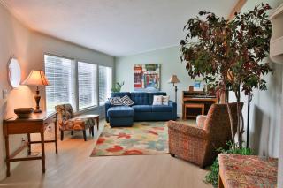 Idyllic Rock Island Home with Columbia River Views - 1