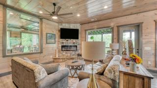 Wanderer by AvantStay Sleeps 34 A Custom Smokies Cabin - 1