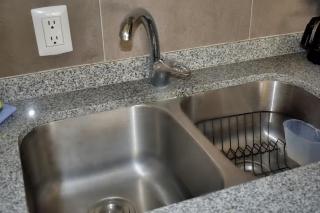 Modern apartment on newly renovated avenue 5 m south point - 2