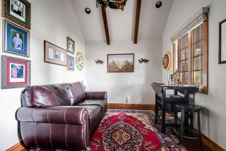 The Manor Haus at Messina Hof Hill Country Winery-Presidents - 7