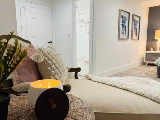 Ritzy Little House - 4