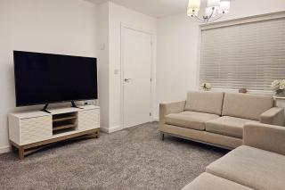 Modern 3-Bed New Build with 3 Bathrooms, Free Parking & VAT Included - 6