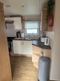 Phoenix caravan hire, Trecco bay - 6