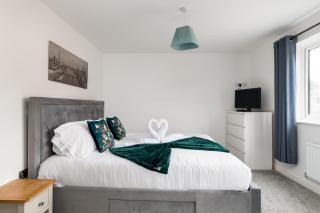 Perfect For Groups Spacious 4 Bedroom Parking - 5