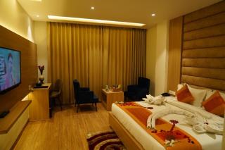 Hotel RRV with Free Parking - 7