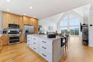 Peaceful Mountain View Home | Hot Tub | EV Charger - 6