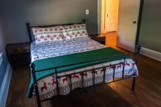4BR- Downtown Christmas Home - 7