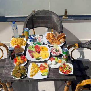 Merry Pyramids inN - 3