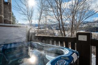 Heavens Gate LS48 Ski Retreat Hot Tub & Views - 8