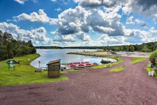 Cabin in Lakeside Community! Poconos Getaway - 7