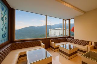 The Four Season Dharamshala # Centrally Heated & Air Cooled # Scenic Mountain View # Big Parking # Near maximus mall # Top Rated # Most Awarded # Premium Rooms # Bar # Terrace # Lift # Property Of The Year##BY Royal castle ## - 3