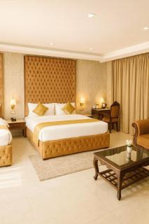 The Four Season Dharamshala # Centrally Heated & Air Cooled # Scenic Mountain View # Big Parking # Near maximus mall # Top Rated # Most Awarded # Premium Rooms # Bar # Terrace # Lift # Property Of The Year##BY Royal castle ## - 9