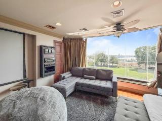 Apartmint - Grand Queen Village Retreat in Philladelphia - 2