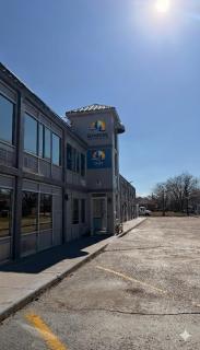 Wichita's Sunrise Inn & Suites - 0