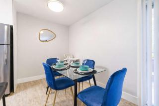 South Tampa Modern 2BR Retreat Pool Gym & Walkable Location - 5