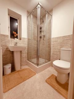 Gloria's Getaway - 6