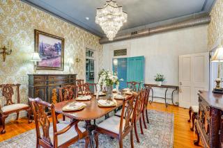 Queen Anne Manor in Old West End with Elevator - 1