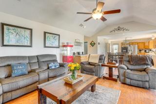 Hot Tub and Deck Waterfront Lake Limestone Escape! - 7