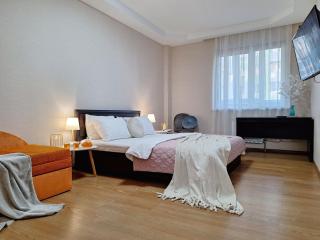 є СВІТЛО, Електрика та Опалення 24-7, Однокімнатна квартира з ванною на Садовому, Мережа Alex Apartments, Цілодобово безконтактне заселення 24-7, Документи для відряджень, встановлена зарядна станція Eco Flow - 7