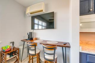 Surfboard-Themed Huddleston Studio with Beach Access - 3