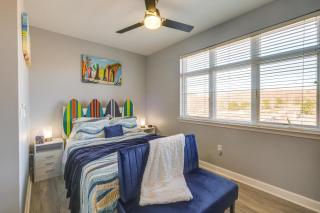 Surfboard-Themed Huddleston Studio with Beach Access - 2