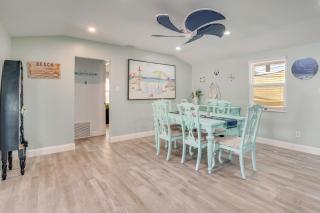 4 Mi to Siesta Beach Sarasota Gem with Movie Room! - 6