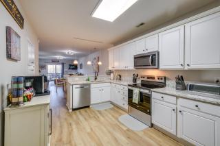 Dog-Friendly Condo on Smith Mountain Lake - 2