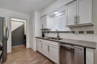 Stylish 3BR Near The Domain - Modern Austin Stay - 5