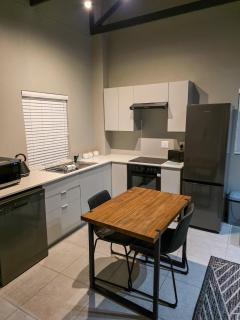 West Coast Apartment 85 - 8