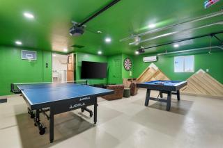 Mighty Moose, Epic Game Lodge Near Grand Canyon Sleeps 10 - 5