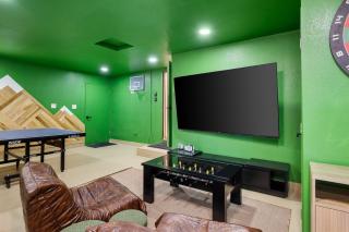 Mighty Moose, Epic Game Lodge Near Grand Canyon Sleeps 10 - 2