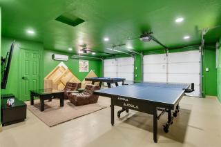 Mighty Moose, Epic Game Lodge Near Grand Canyon Sleeps 10 - 1