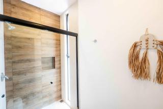 La Veleta Hotel - Tropical Escape - Pool View - 2