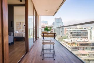 Stylish 2BR Retreat in Central Las Condes Oasis - 7
