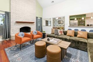 Gathering House- Movie & Game Room Hot Tub & Pool - 3