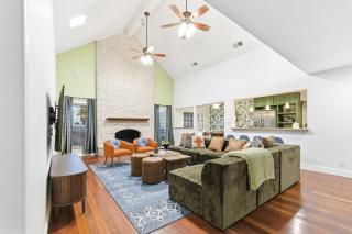 Gathering House- Movie & Game Room Hot Tub & Pool - 1