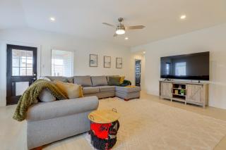 Resort Perks and Private Hot Tub Brookshire Retreat - 6