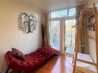 Wrens Nest Hideaway - 3