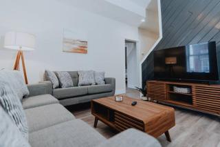 Modern 4-Bedroom Soulard Home Patio & Walk to Stadium - 9