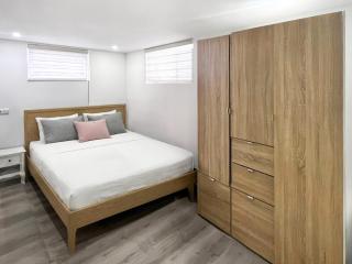 Modern House with Outdoor Area and Free Parking - 8