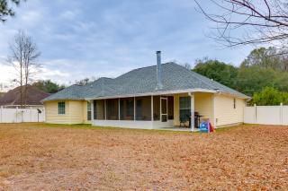 11 Mi to Savannah! Suburban Home w/ Spacious Yard - 7