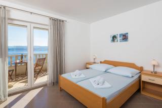 Beachfront Apartments Lara - Omiš - 2