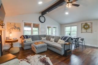 Steps to Table Rock Lake! Family Escape with 2 Decks - 3