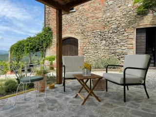 Historic Farmhouse In The Umbrian Hills - 0