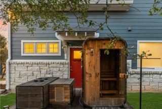 Dink Dip & Dream - Pickleball - Pool - Putt Putt - 3