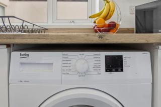 Chester Contractor House, Sleeps 7, Saltney, Games - 5