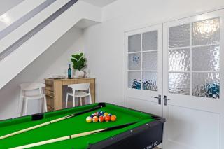 Chester Contractor House, Sleeps 7, Saltney, Games - 4
