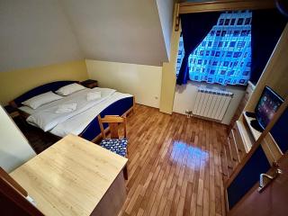 KRALJEVI KONACI - Vila Zelena Dolina - Zlatibor - 2