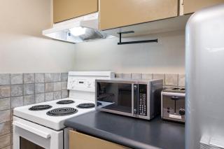 Cozy Home in Downtown Minutes from Seawall - 1